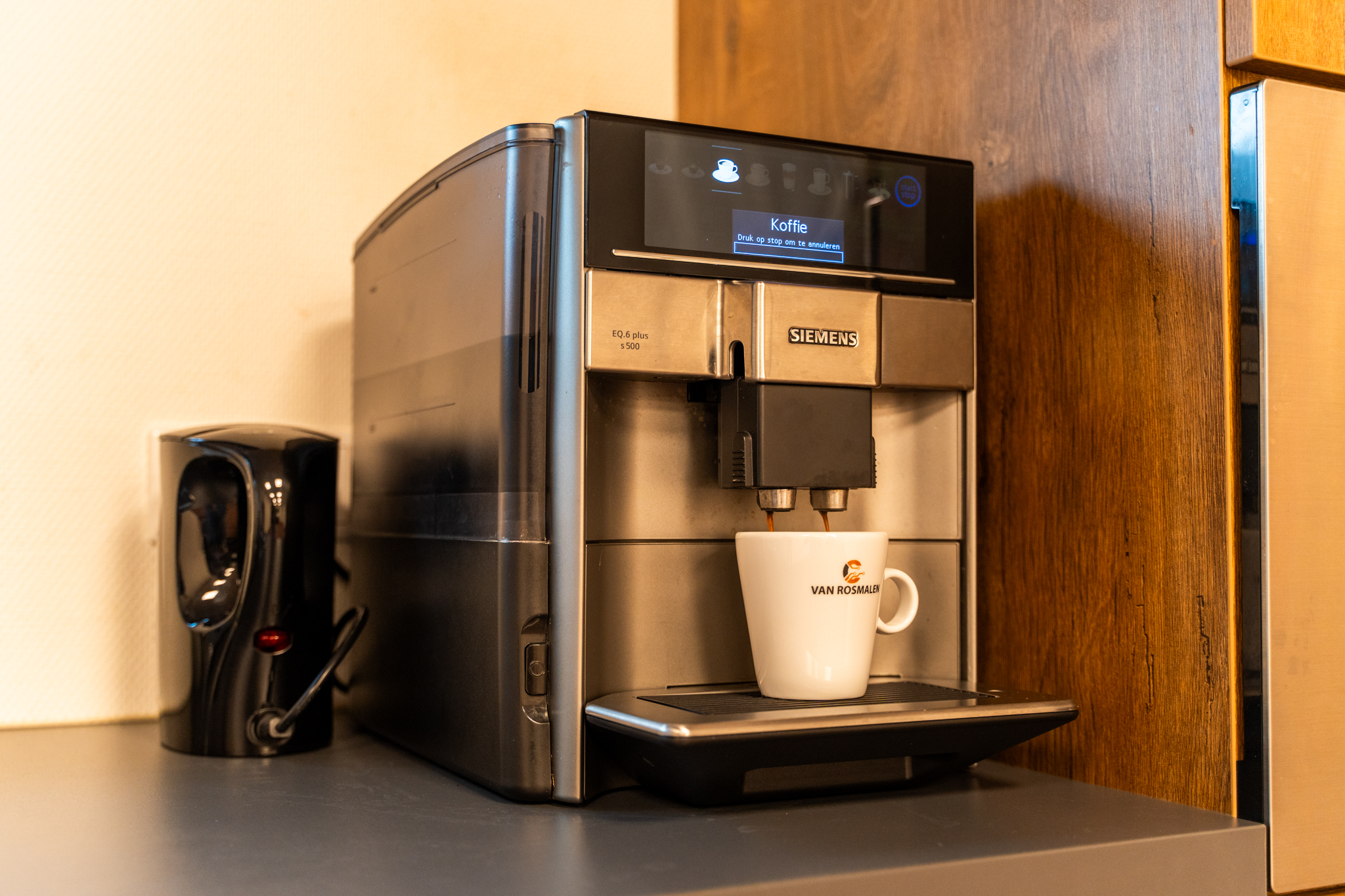 Van Rosmalen — koffie klaarstaan voor u